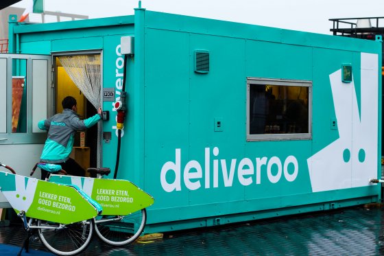 Deliveroo introduceert locatiekeukens