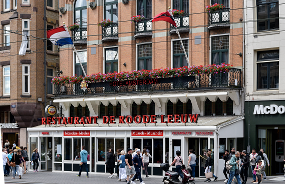De Roode Leeuw gaat renoveren