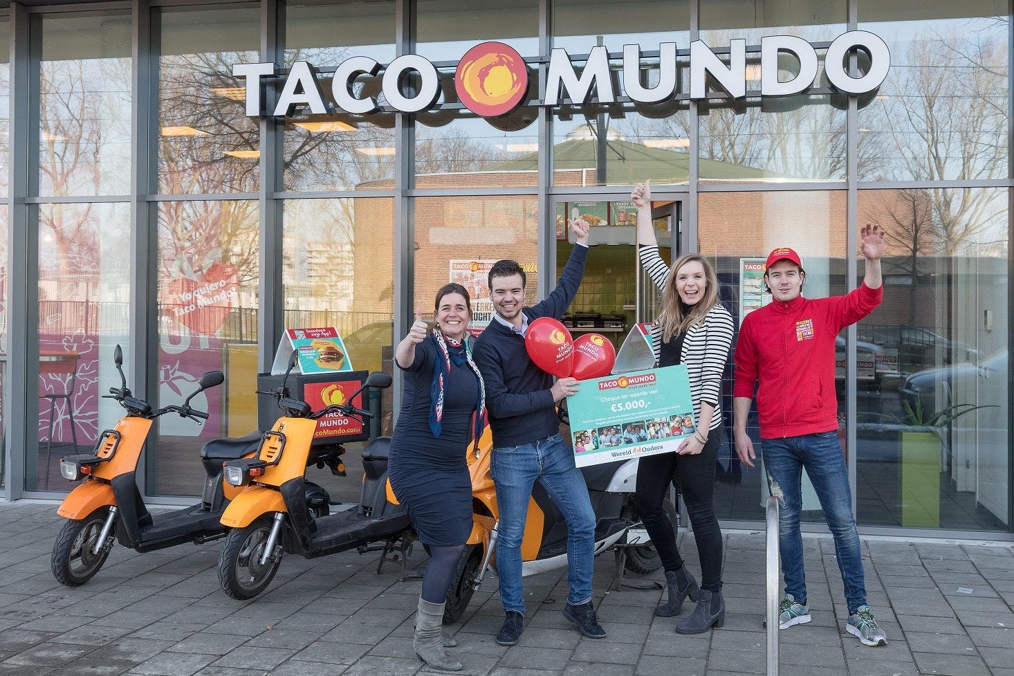 Fastfoodketen Taco Mundo doneert 5000 euro aan WereldOuders