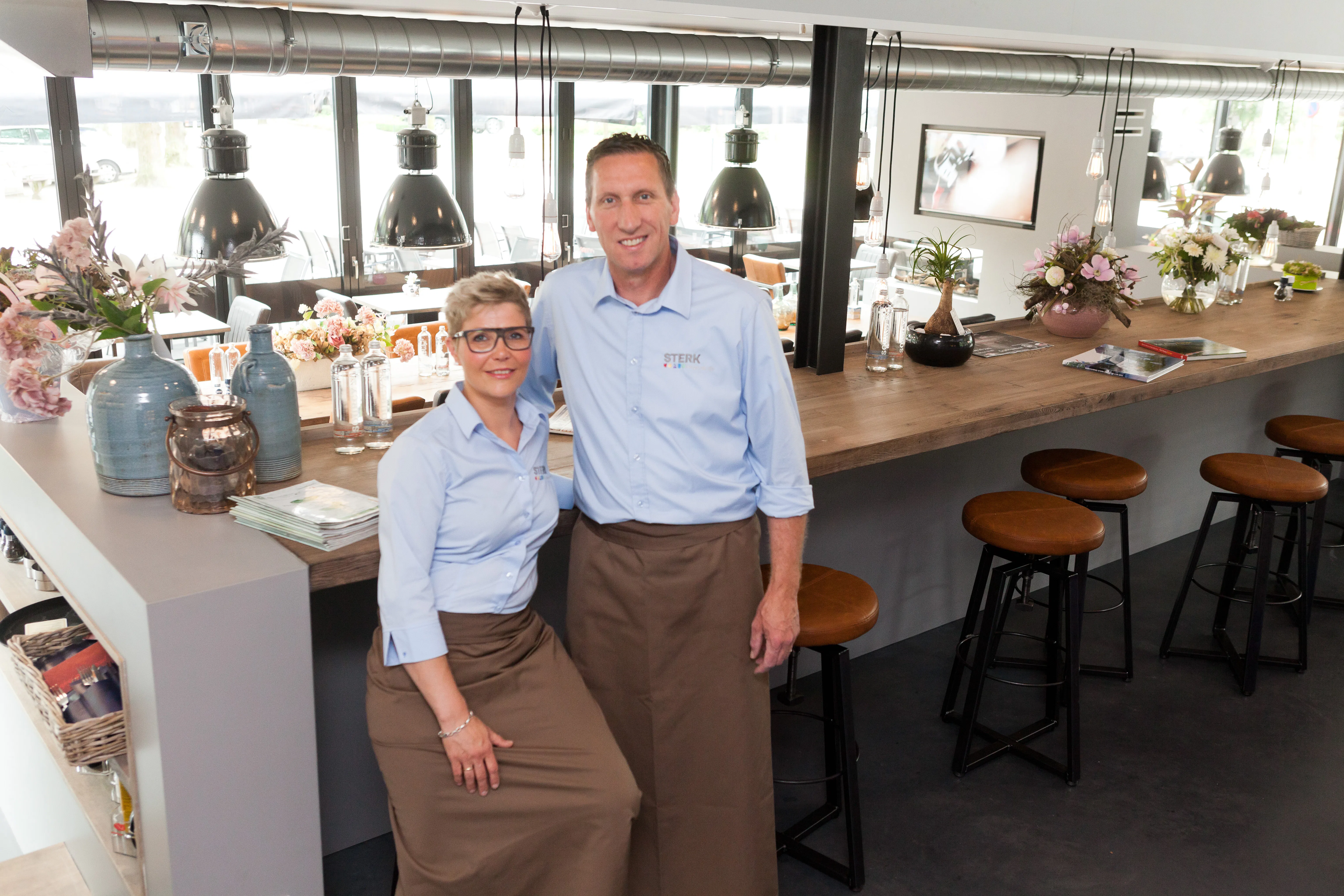 Marinka en Raymond Sterk voelen zich thuis bij Eetwinkel. Foto: JorisFotografie