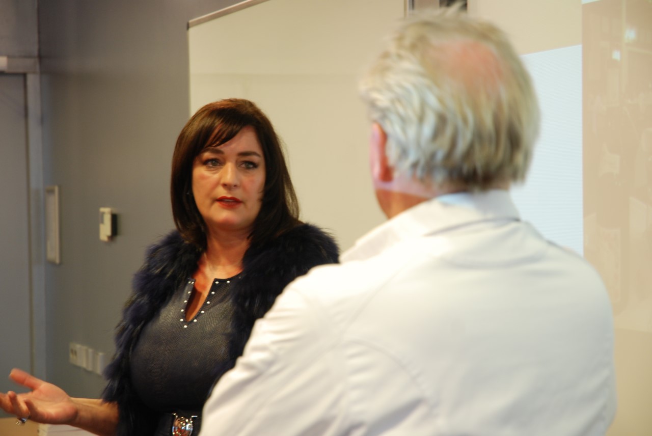 Jonge gastheren en gastvrouwen gezocht