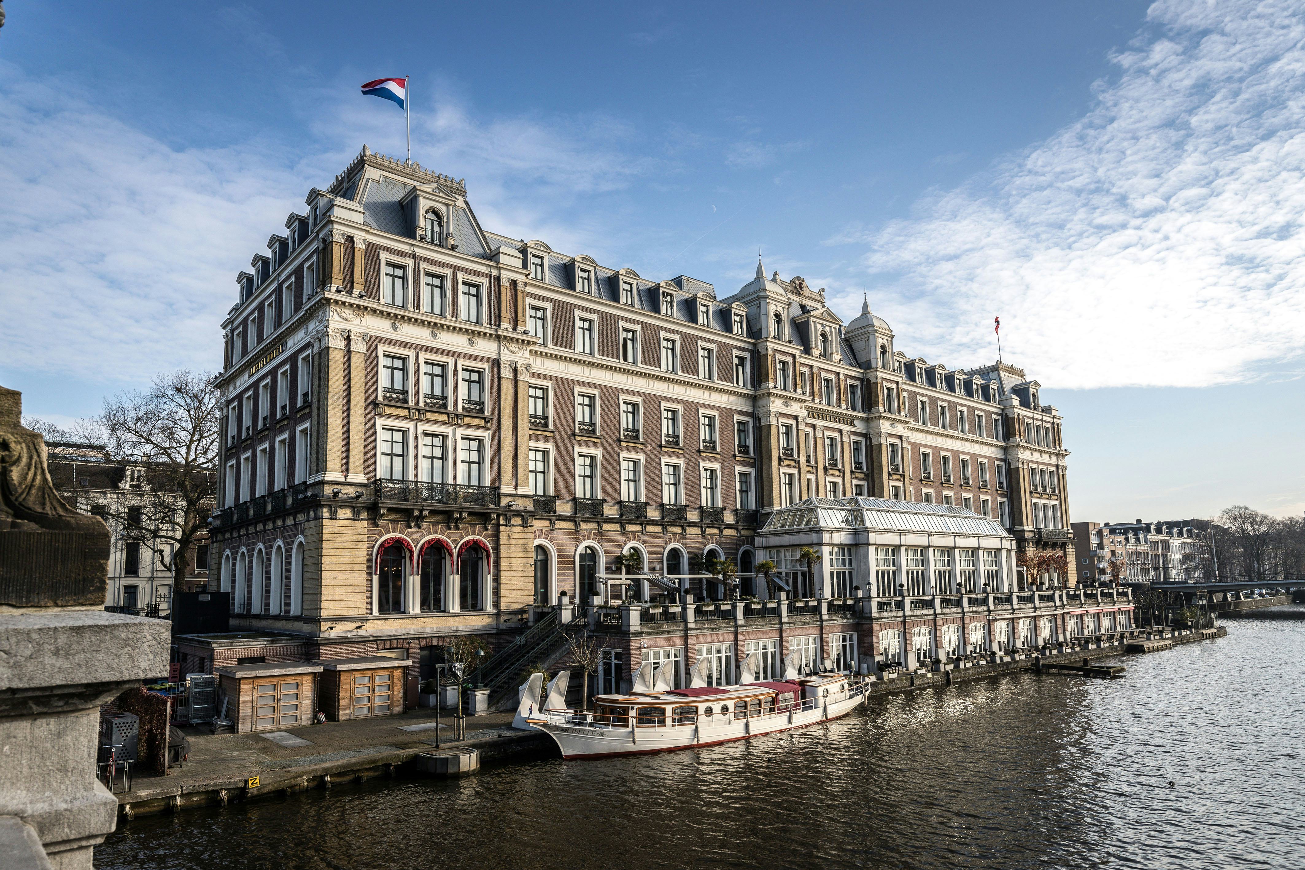 'Amstel Hotel staat in etalage'