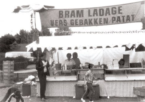 Bram Ladage trakteert patat op vijftigste verjaardag