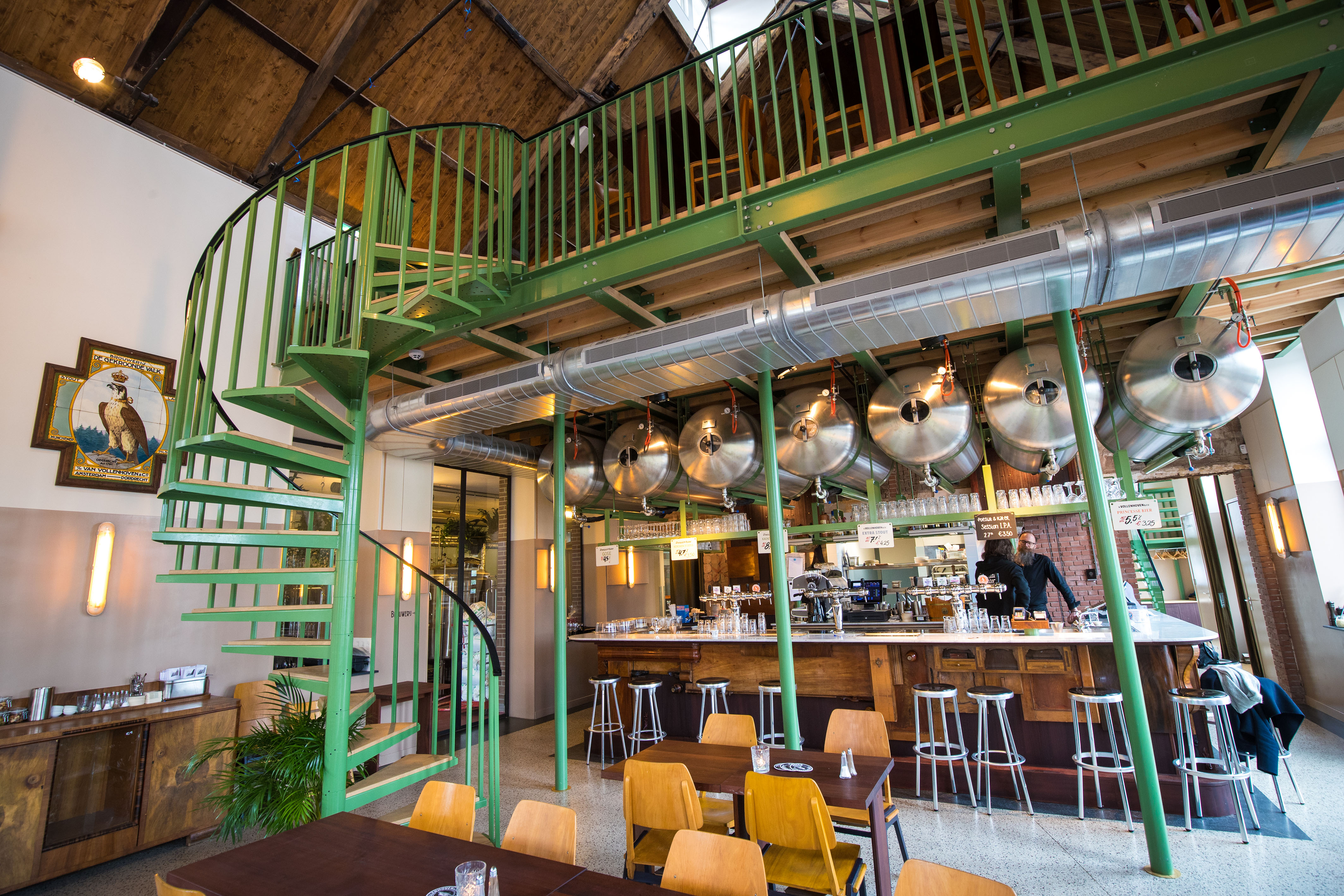 AMSTERDAM - Proeflokaal Poesiat &amp; Kater. FOTO: DIEDERIK VAN DER LAAN