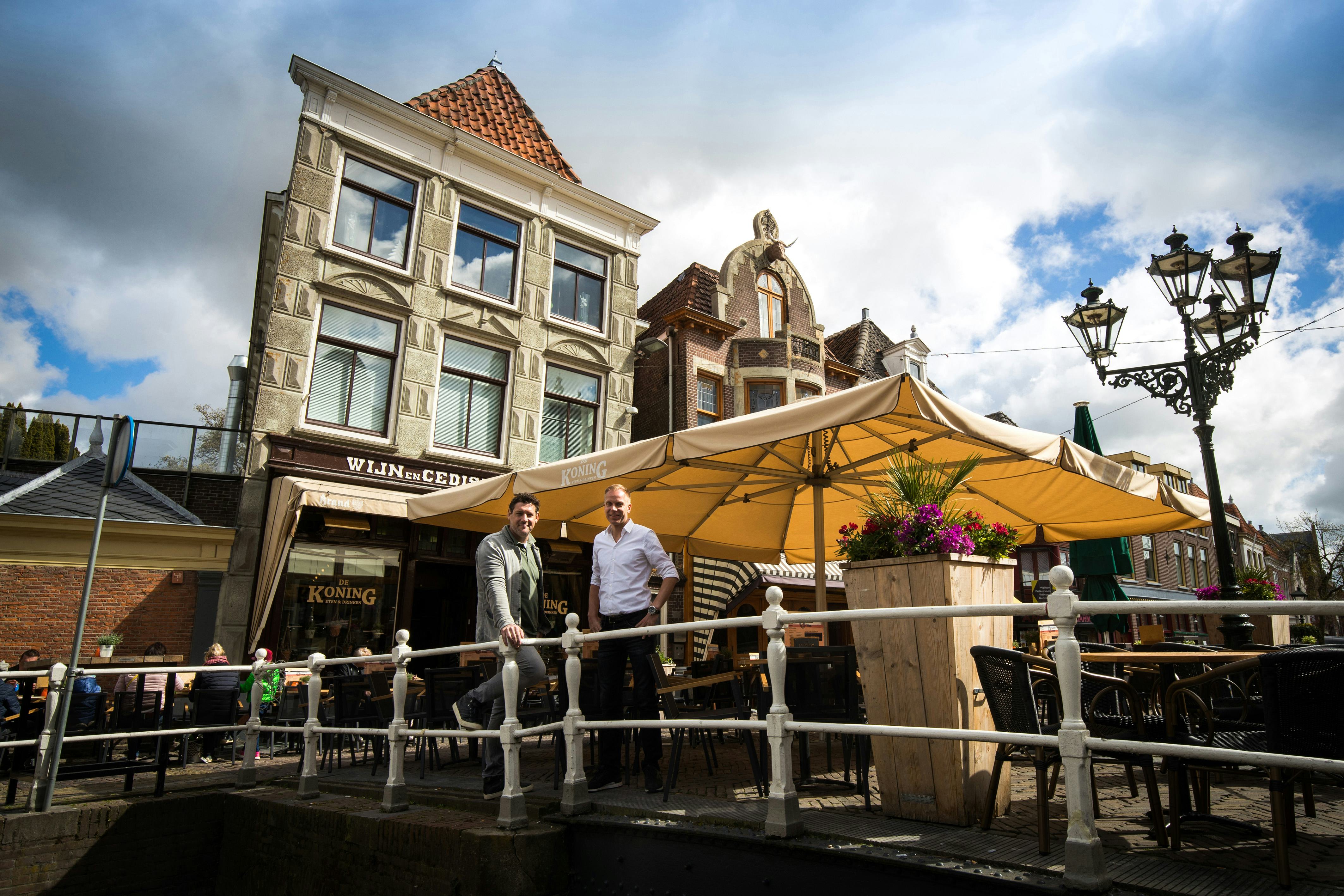 Remco de Boer (r) met compagnon Daan Touw voor De Koning in Alkmaar.
(C) Diederik van der Laan