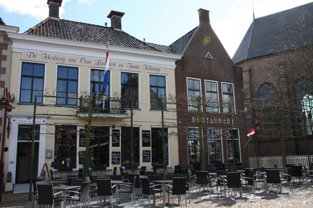 Twee Friese hotels failliet
