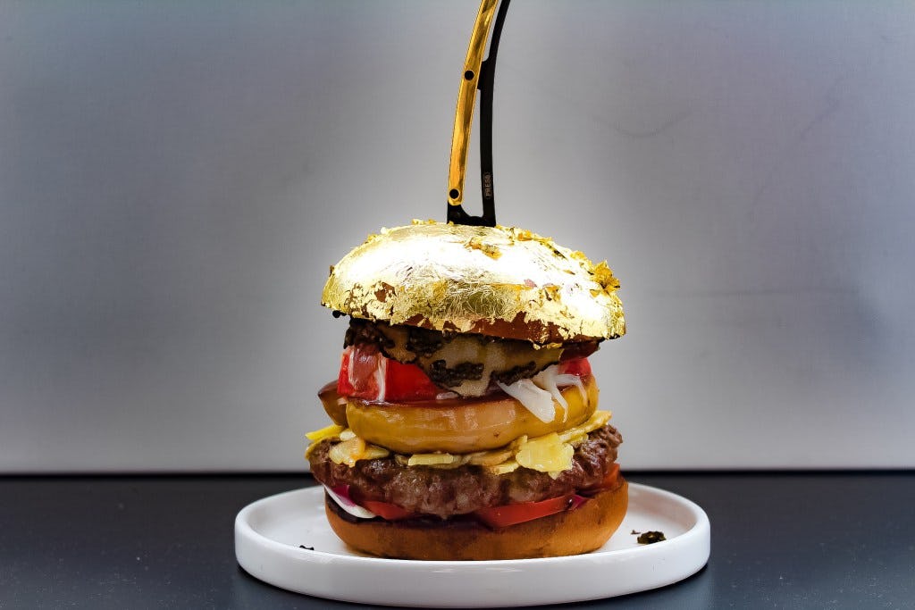 Chef-kok Diego Buik veilt nog één keer duurste hamburger voor Serious Request
