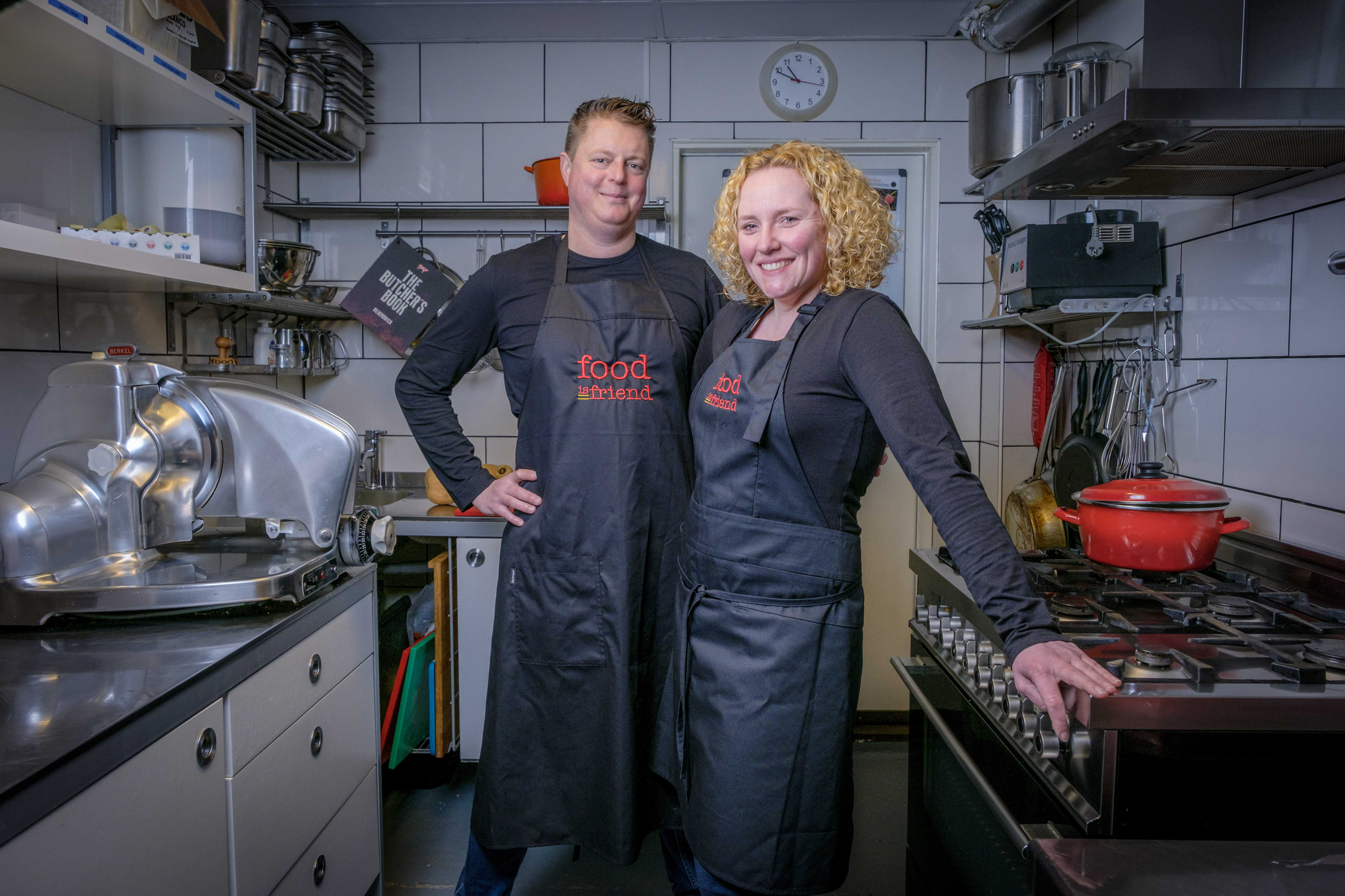 Clement en Barbara van der Werf willen mensen weer terug aan tafel krijgen met elkaar genietend van verse maaltijden zonder telefoon en iPad. (C) Roel Dijkstra Fotografie / Foto Fred Libochant