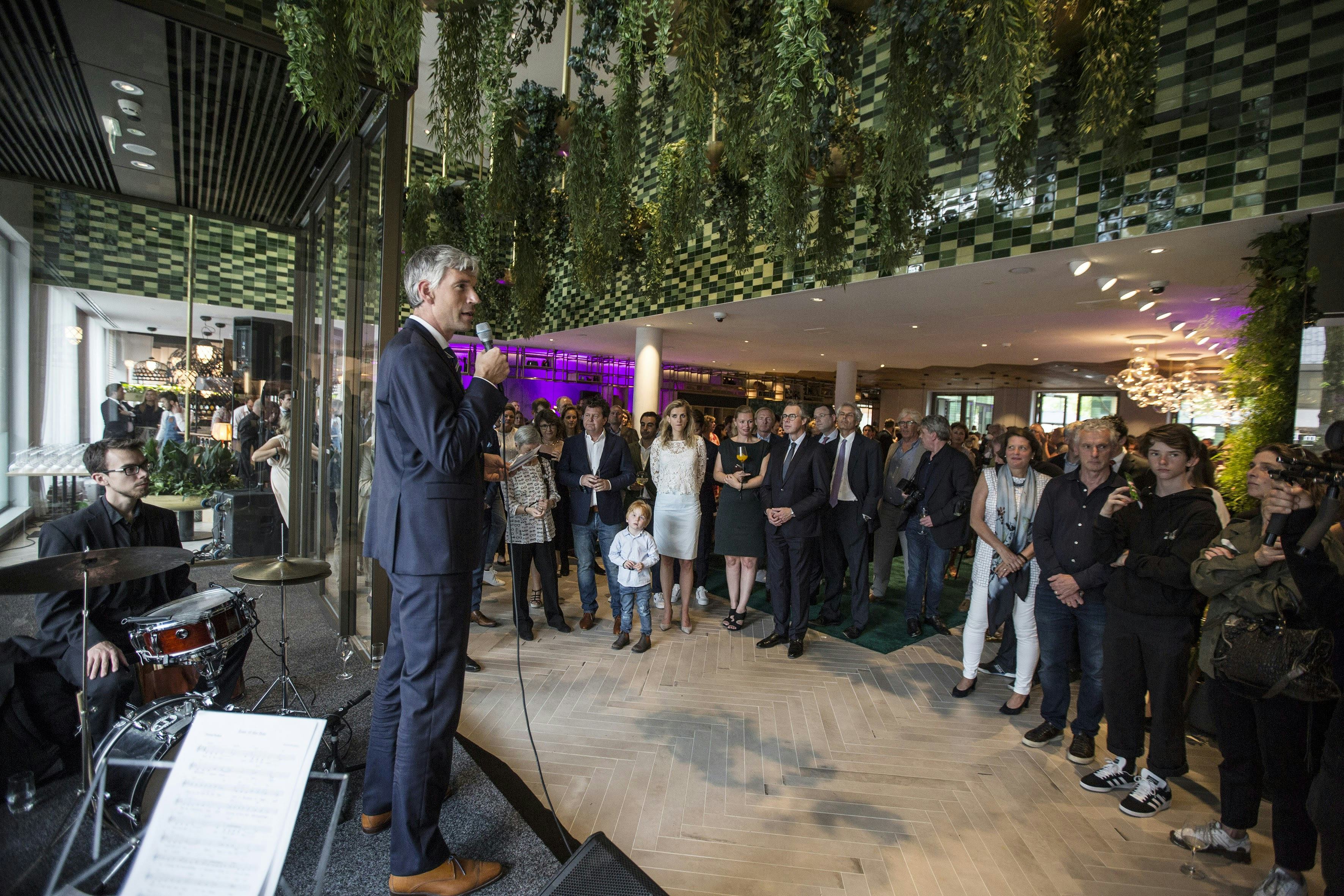 Hyatt Regency Amsterdam opent deuren officieel