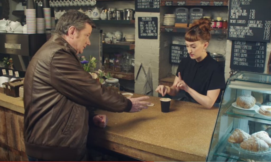 Video: McDonald's deelt sneer uit aan koffiezaken