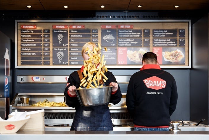 Culinaire hulp van Herman den Blijker bij opening eerste Bram's Gourmet winkel