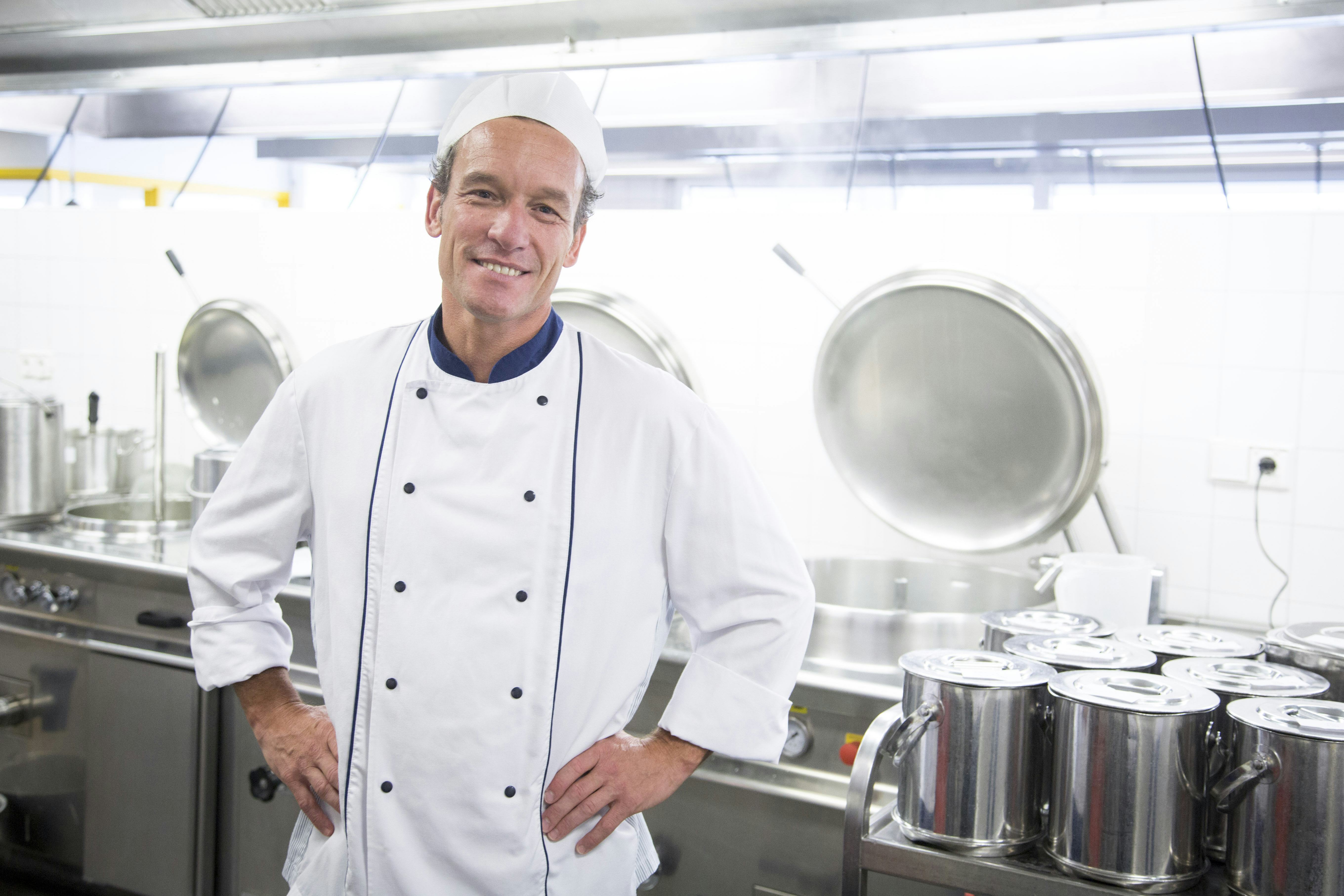 Jeroen Mulder in ‘zijn’domein, de keuken van het Slingeland Ziekenhuis
