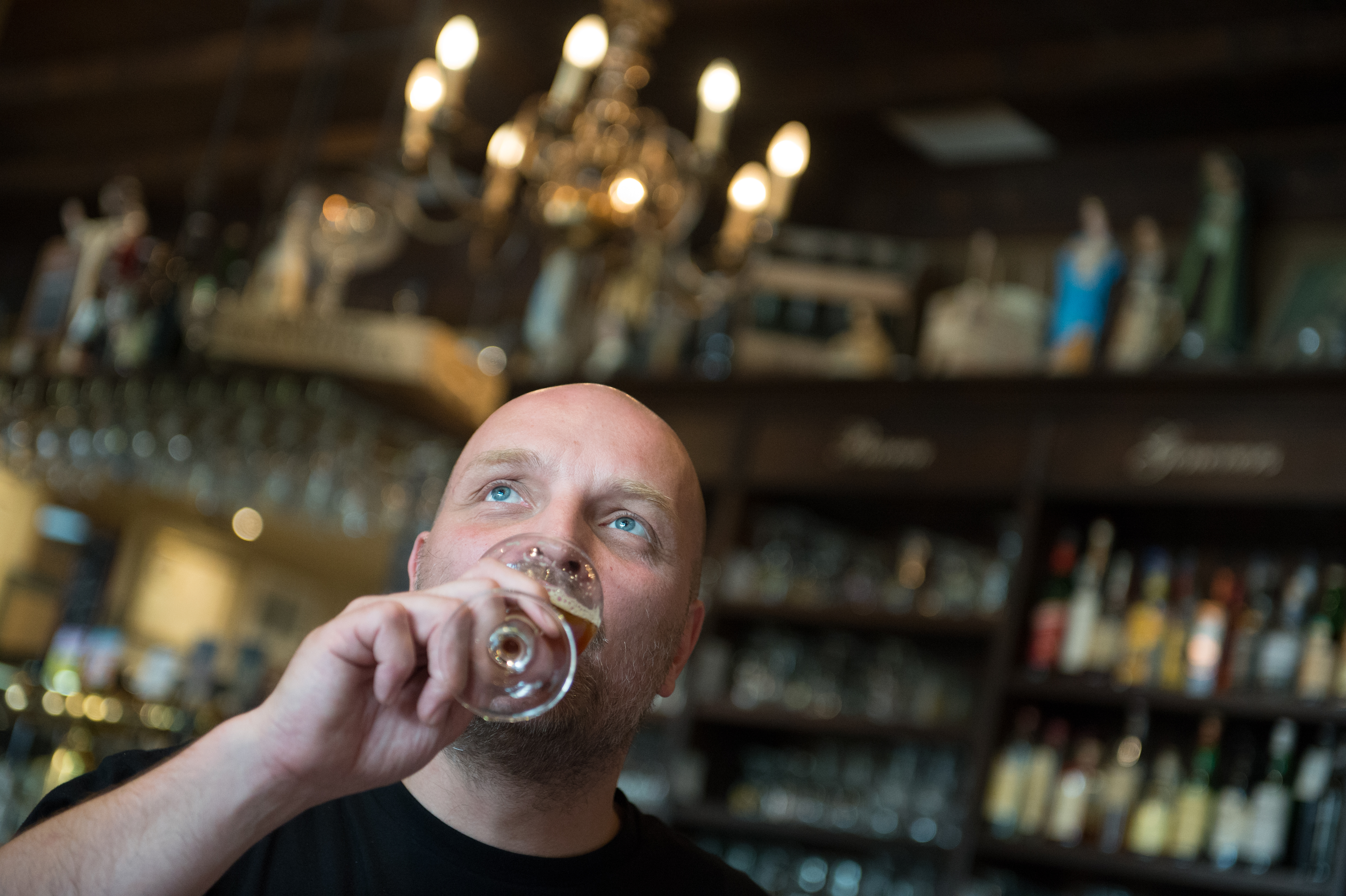 Peter van der Arend verandert concept en naam café