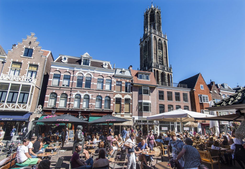 Utrechtse gemeenteraad tegen plannen meer horeca in binnenstad