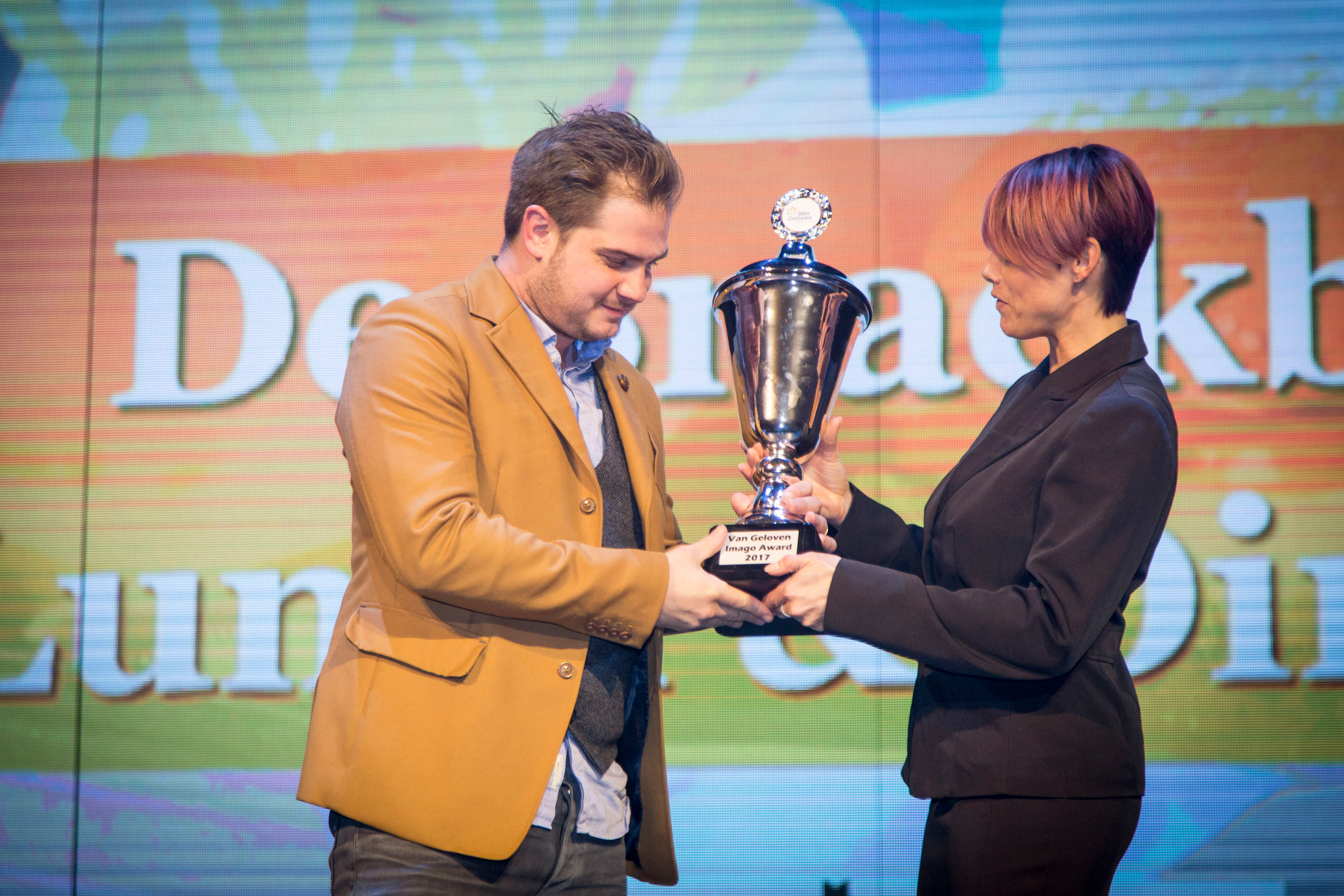 De Van Geloven Award voor uitstekend ondernemerschap en duurzaamheid ging naar Kenny van den Berkmortel van De Snackbar Lunch and Dinner in Deurne.