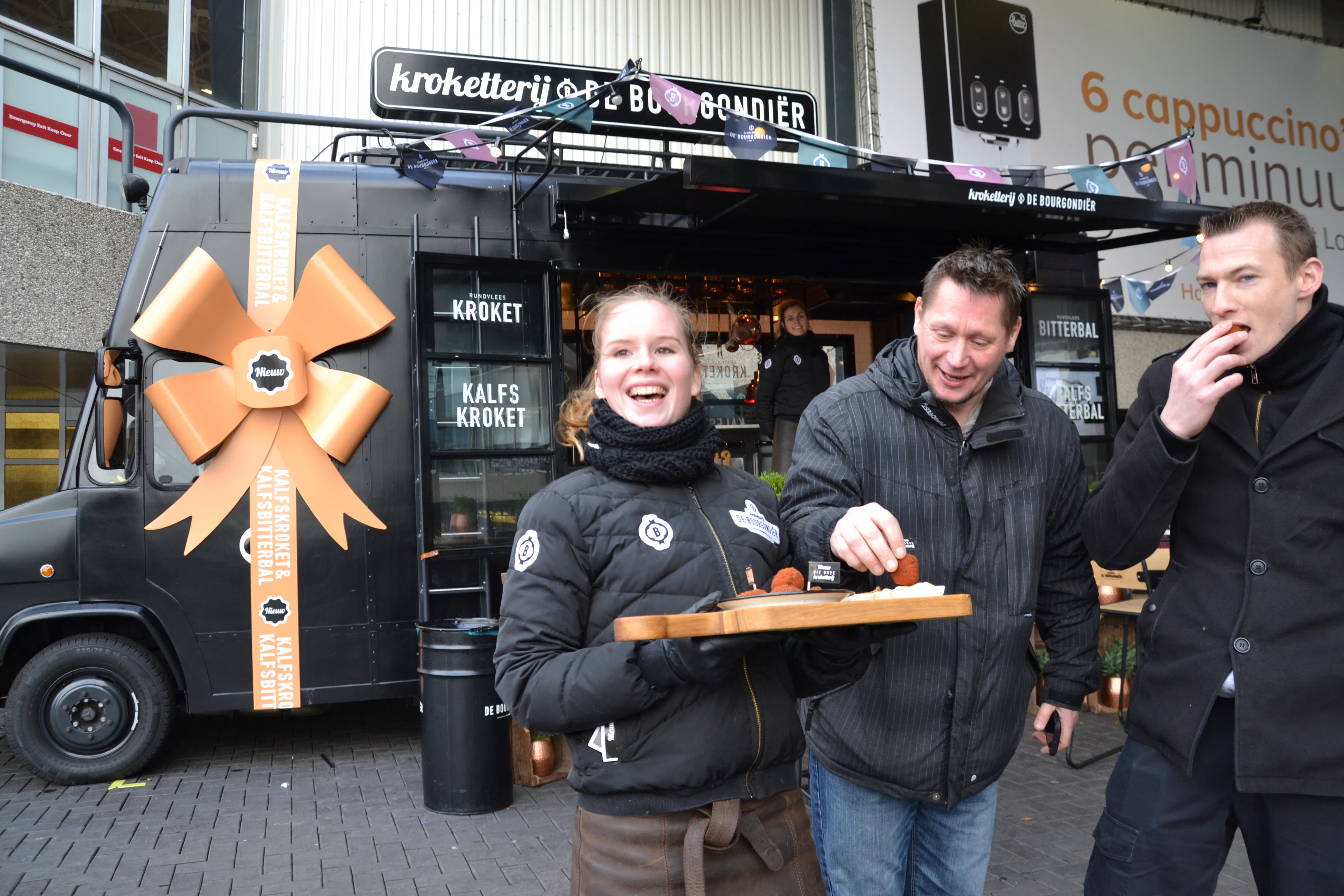 Nieuwe snacks laten proeven; een goede manier om gasten enthousiast te krijgen.