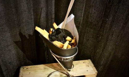 Frietboutique ontwikkelt Black Fries