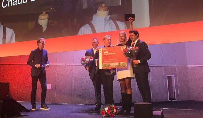 Ondernemer hippe kokskleding wint Amsterdamse ondernemersprijs