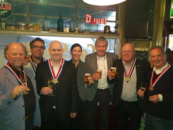 Felix Huisken van Café Singelier geïnaugureerd tot SVH Meesterschenker