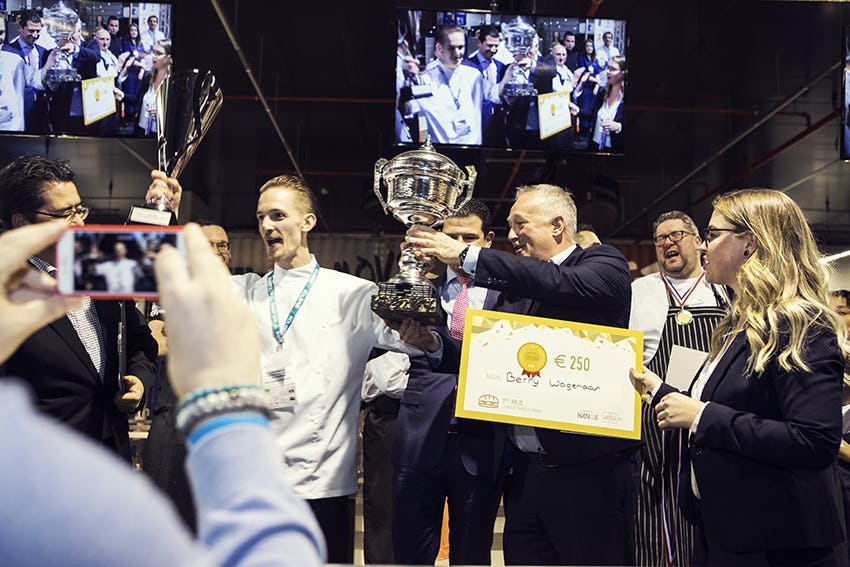 Iveau Arnhem slaat dubbelslag met winst Lekkerste Broodje Horeca