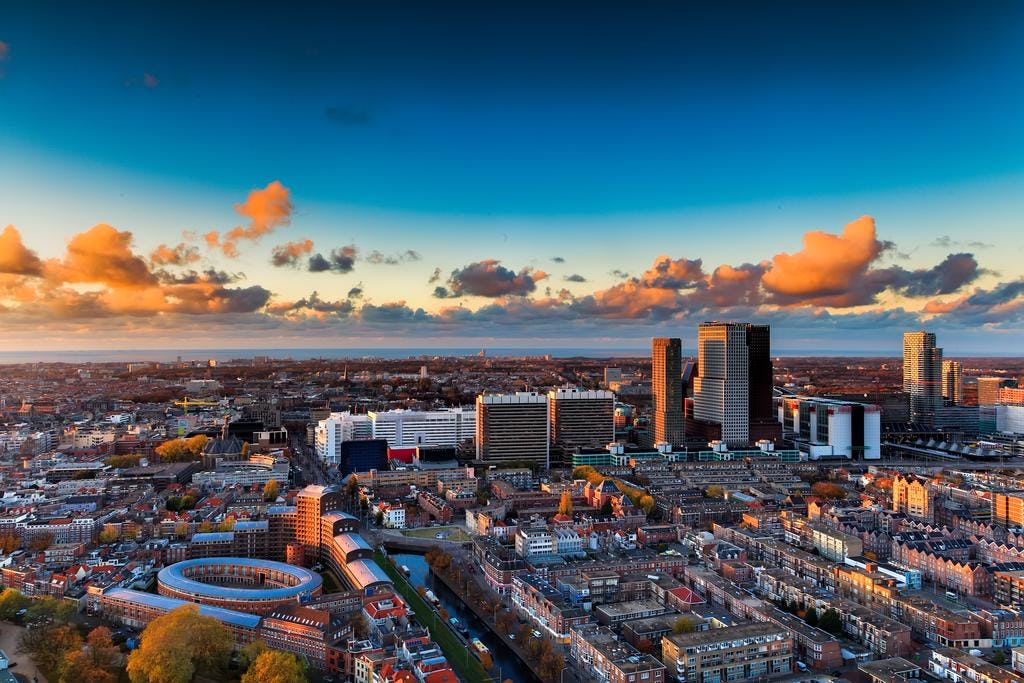 Haagse The Penthouse opent hoogste skybar van Nederland