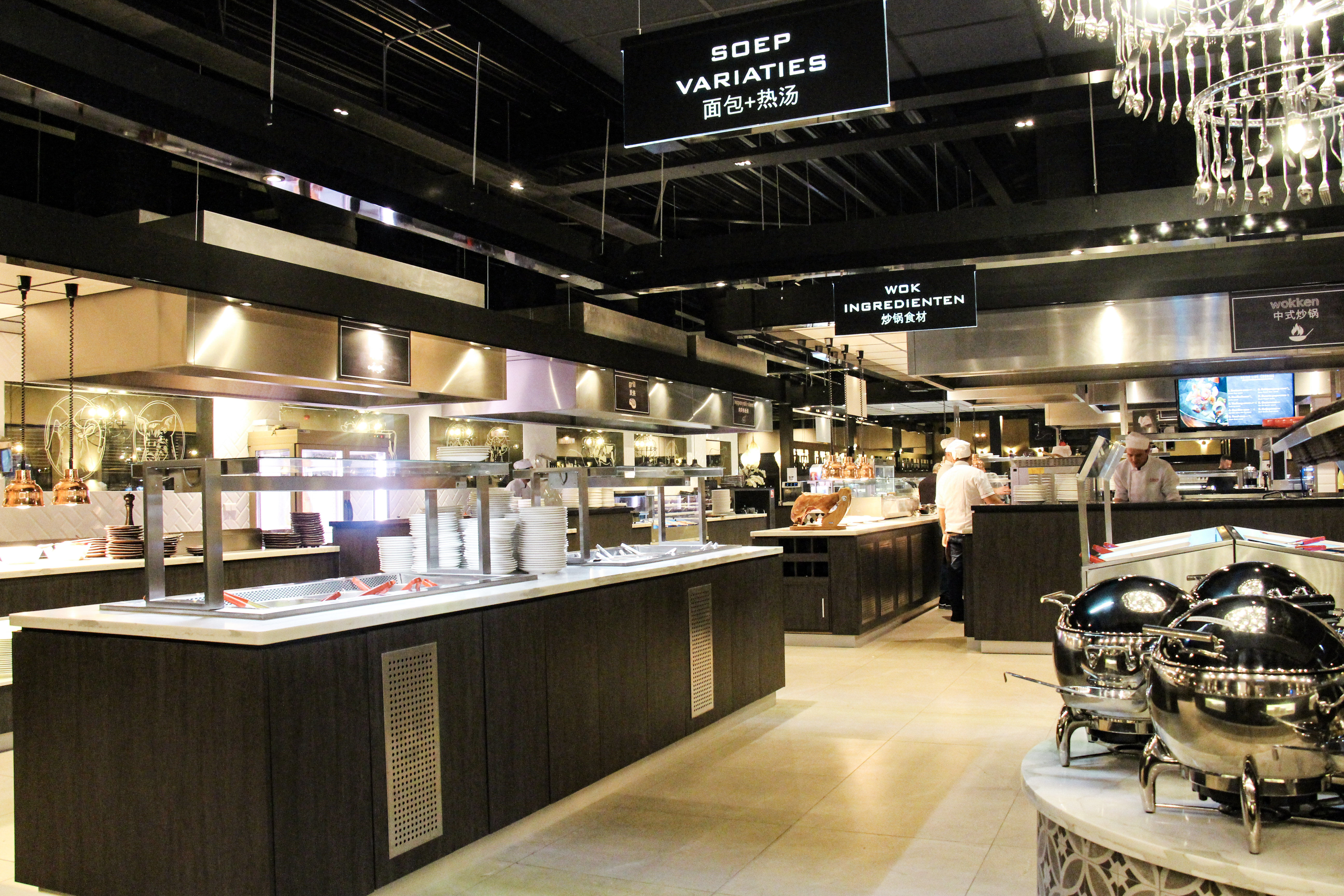 Wereldrestaurant Atlantis Almere start actie Voedselbank