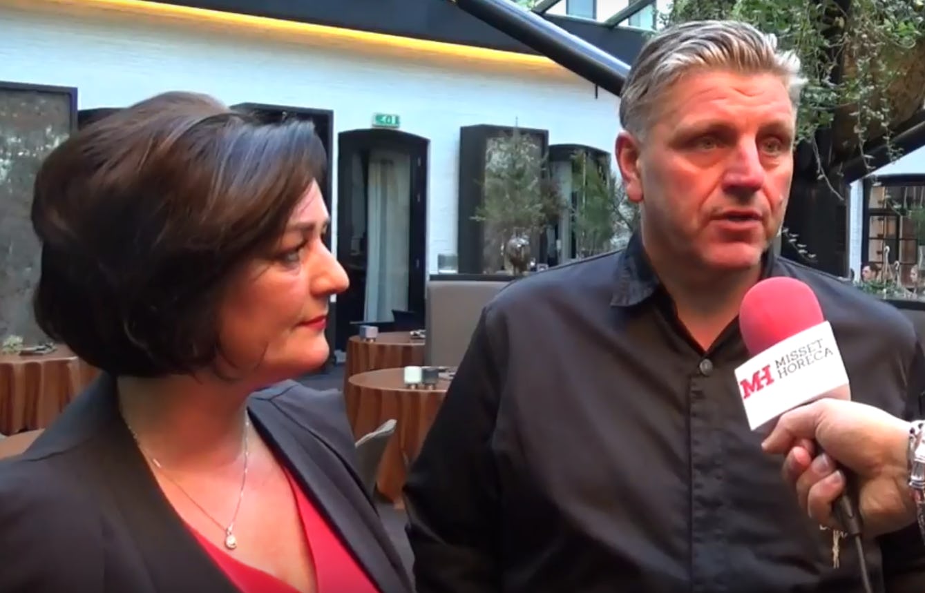 Video: Jonnie en Thérèse Boer lichten tipje sluier Chefs Revolution 2018