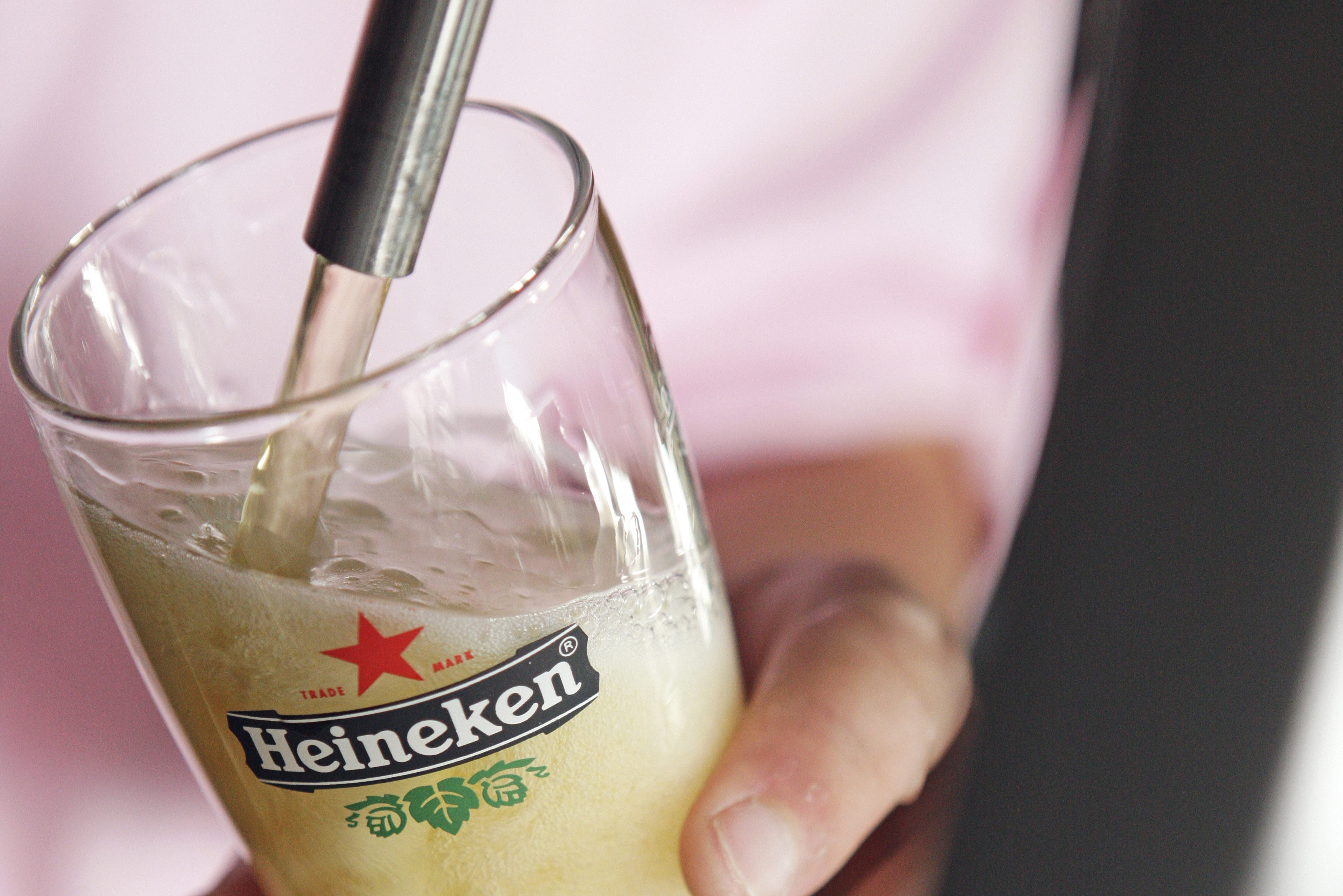 Heineken groeit sterk op eigen kracht