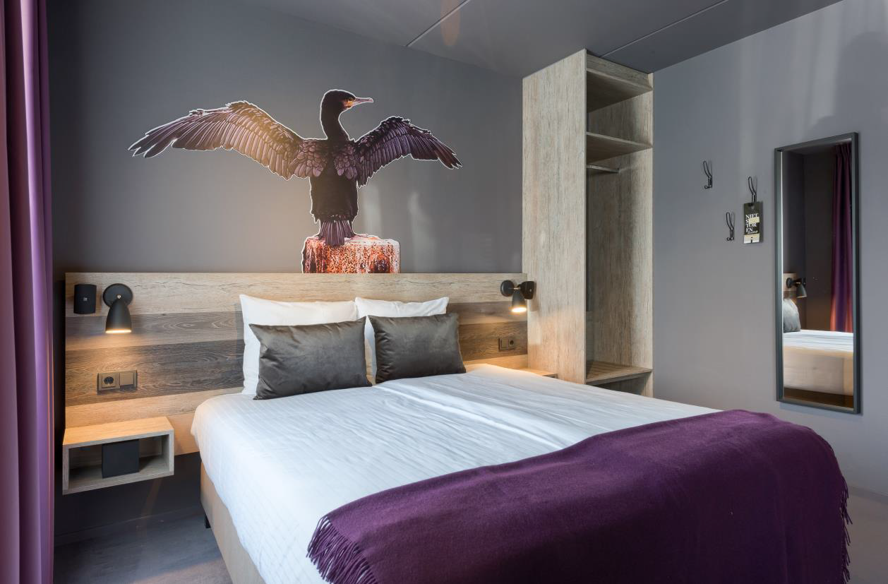 Waddenvogels zijn de grootste inspiratiebron geweest voor het nieuwe interieur van Hotel Prins Hendrik op Texel.