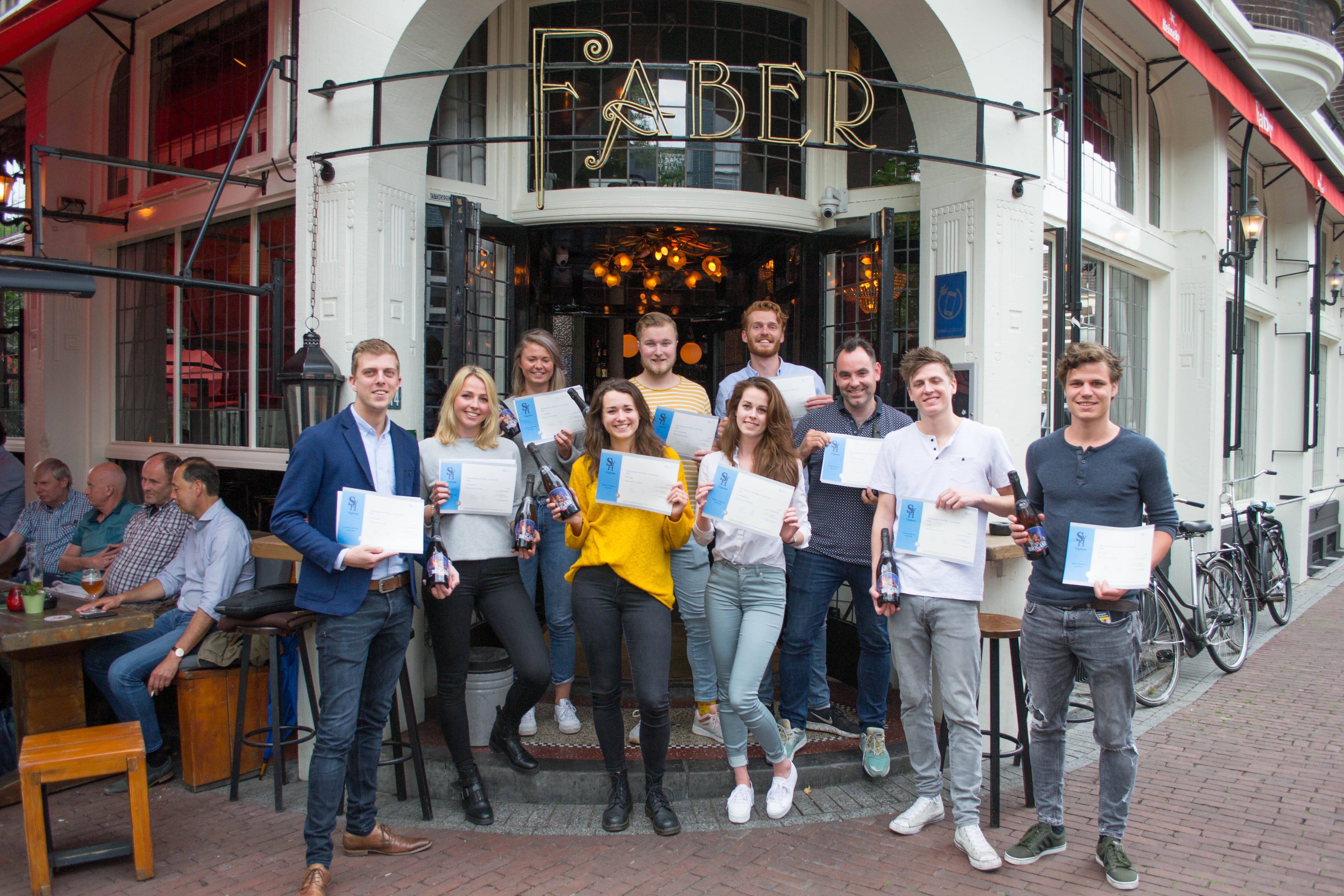 Uitreiking eerste diploma's SVH Bier 1