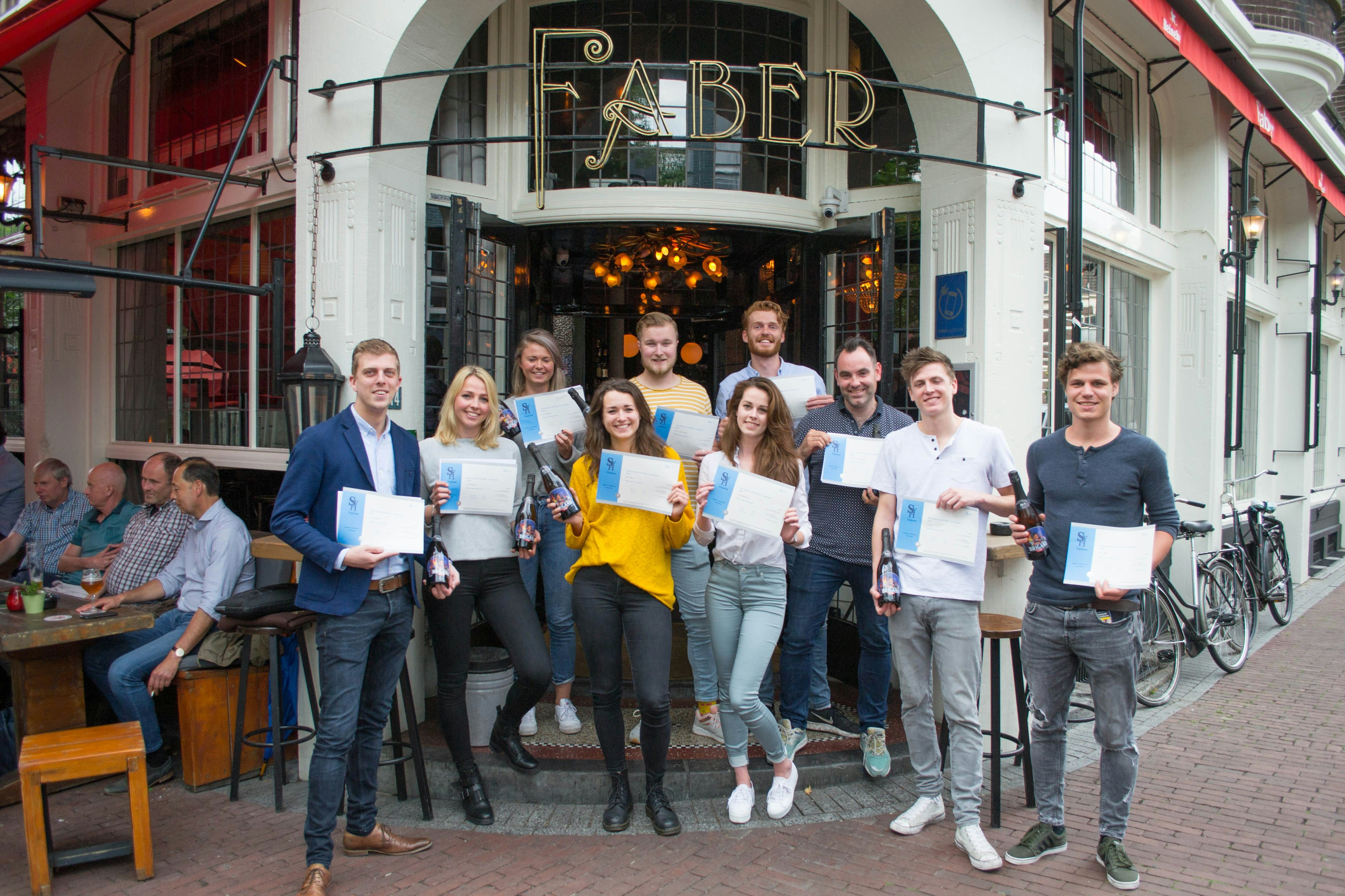 Uitreiking eerste diploma's SVH Bier 1