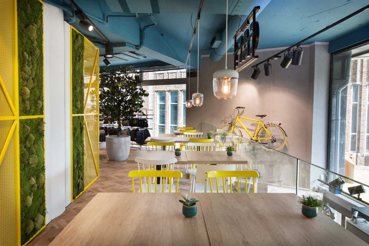 ANWB opent winkel met café in Utrecht