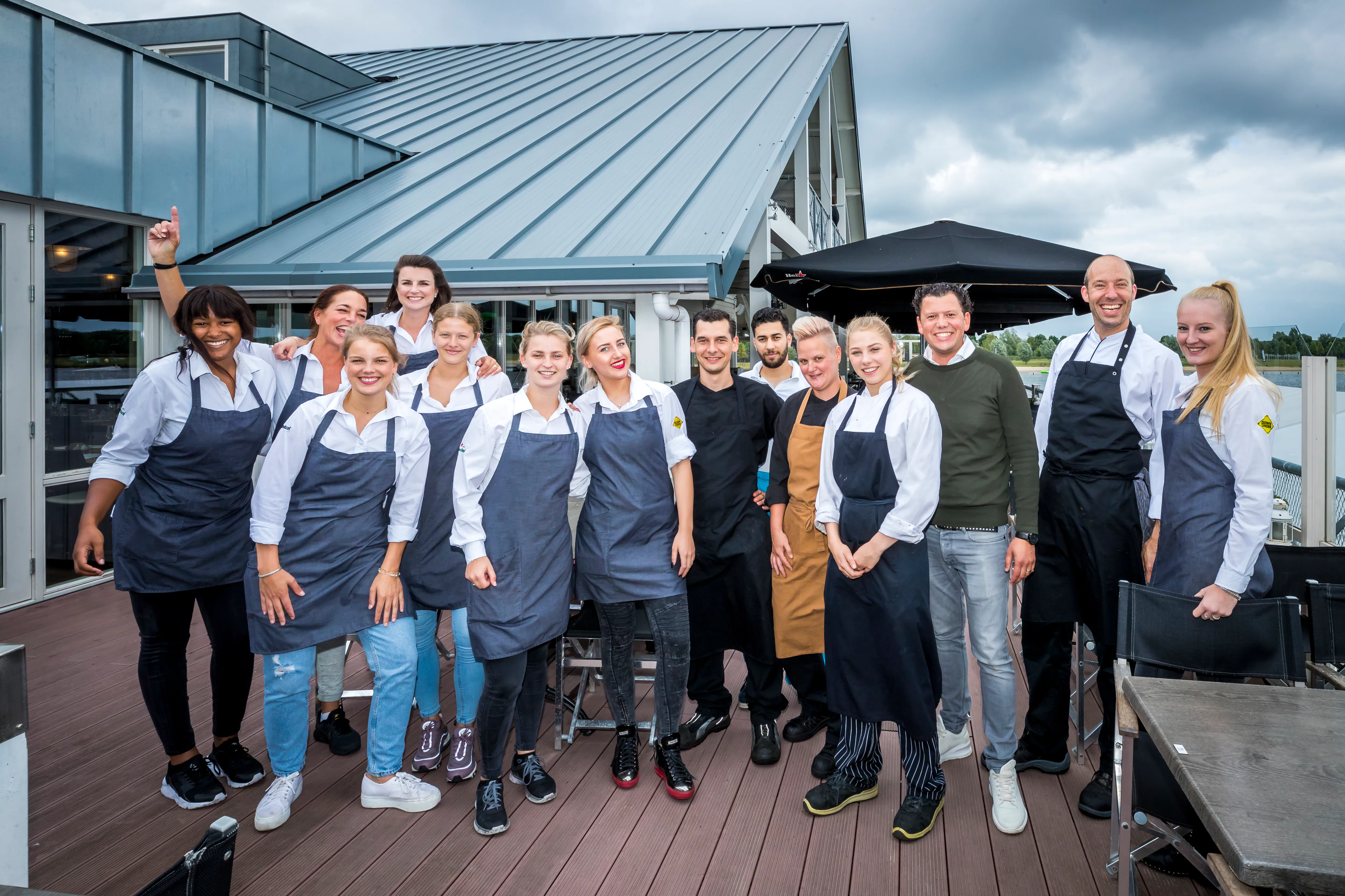 Deel van het team van Down Under Nieuwegein met, derde van rechts, manager Paul Gootjes.
Foto: Marcel van Hoorn