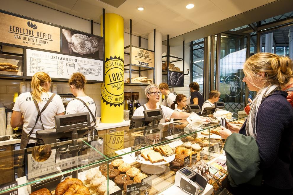 NS doet stationsrestaurants Smullers, Broodzaak en Starbucks van de hand