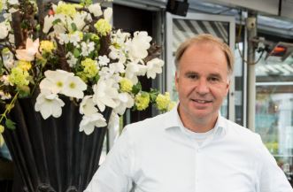 Rene Bogaart weert contant geld bij Pavarotti