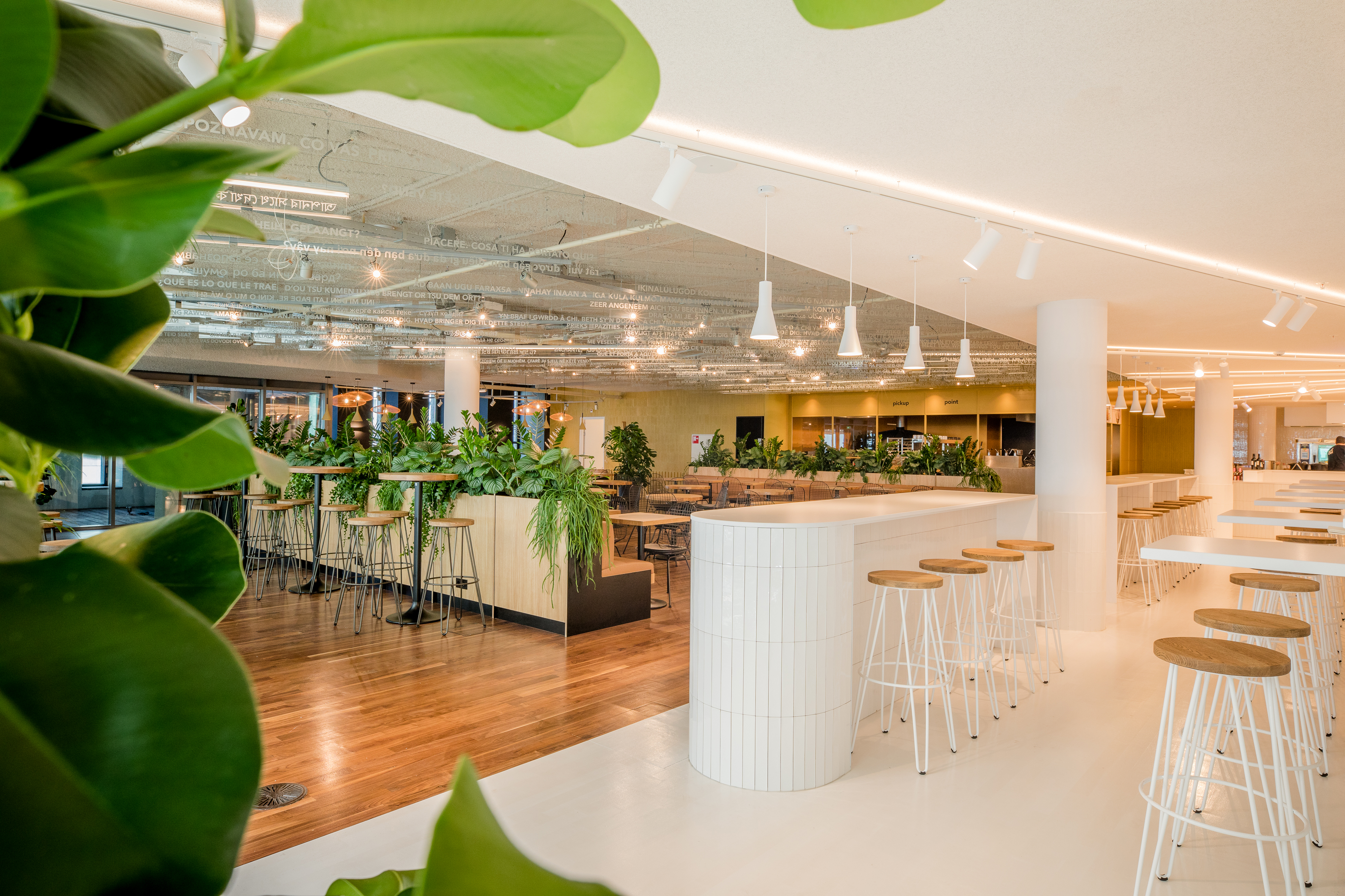 Vermaat opent restaurant Babel in OBA Oosterdok