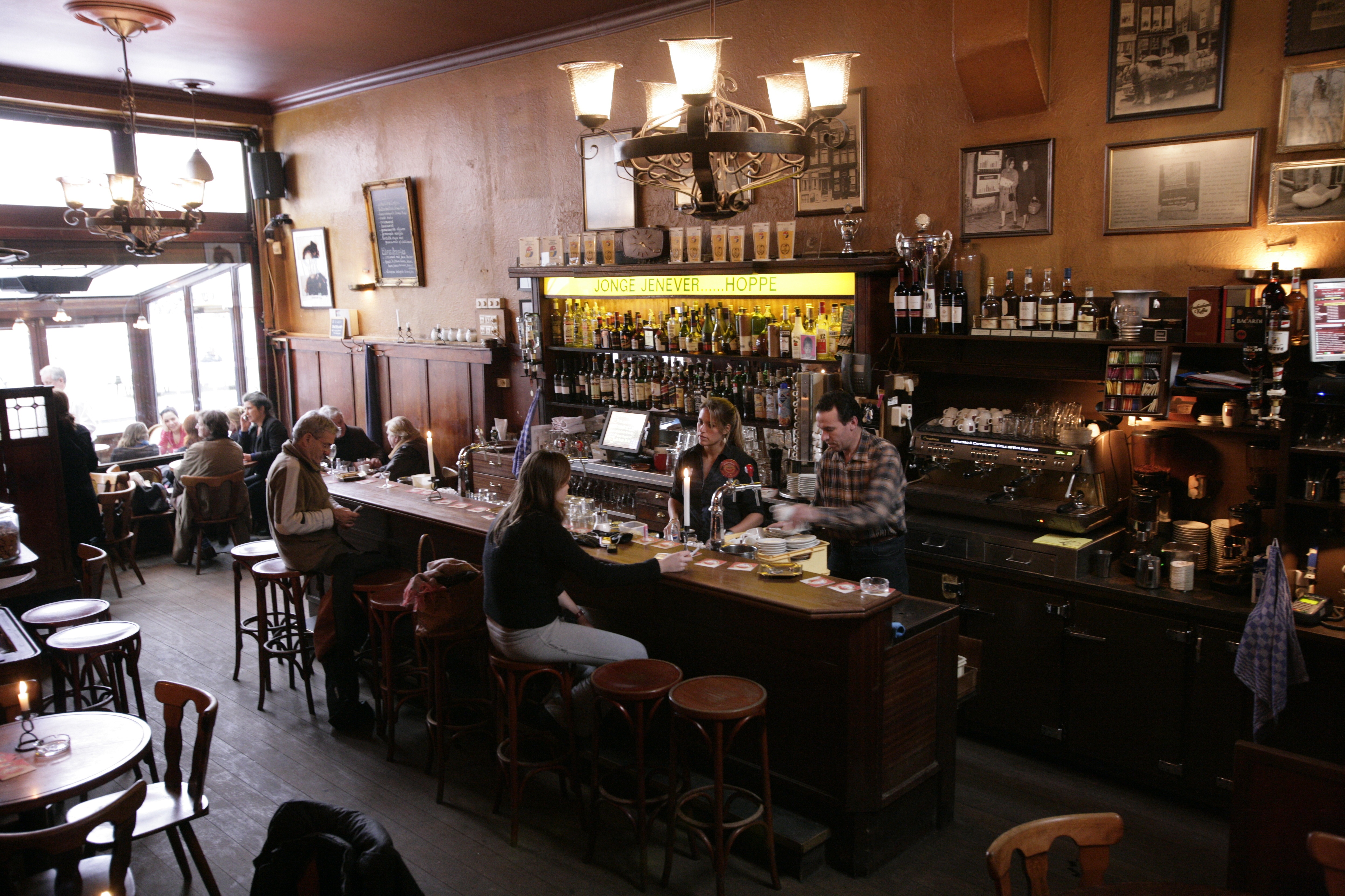 Café Hoppe, Amsterdam bar, interieur van het caféCafé Zit Hoppe