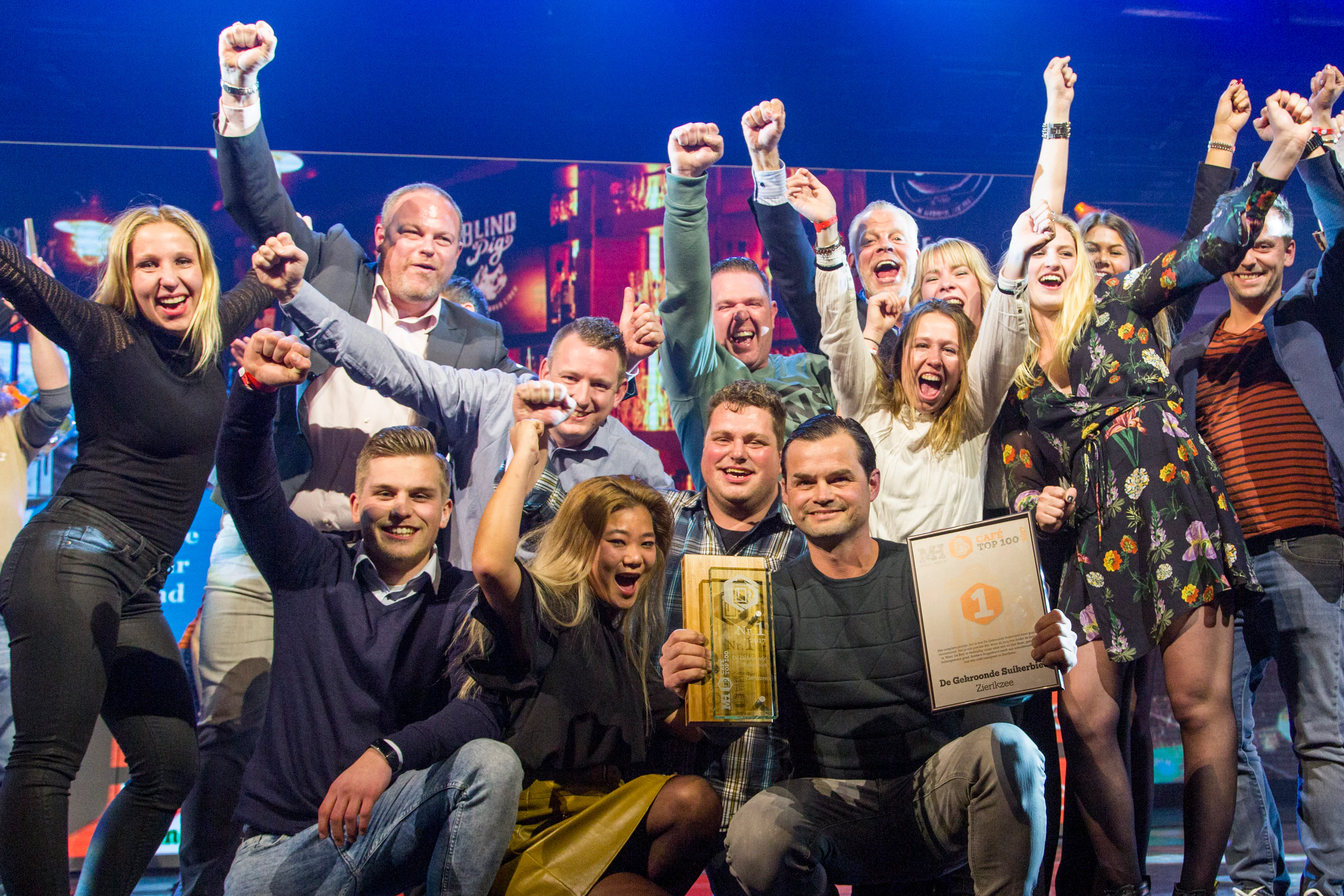 Het team van De Gekroonde Suikerbiet, de winnaar van de Café Top 100 2017.