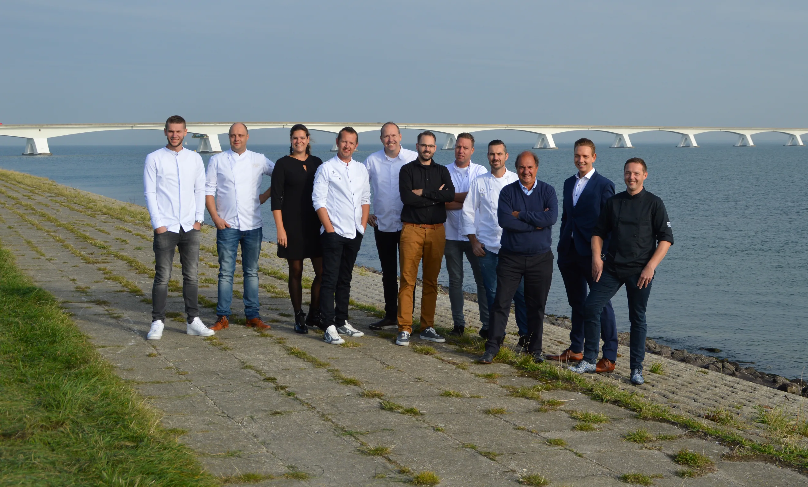 V.l.n.r. Jeroen Tanis, Sander de Jonge - Restaurant Mezger | Jessica van der Weel, Rutger van der Weel - Restaurant Katseveer | Eric van Bochove - Restaurant 't Vlasbloemeken | Sjoerd Dooge, Edwin Dingemanse - Restaurant De Gespleten Arent | Mart Scherp - Restaurant Scherp | Remco Horemans - Buro 8 | Jelle Capelle, Dennis van Nispen - Restaurant De Kleine Toren van Baarland