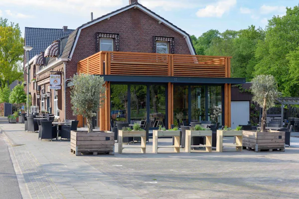 Nieuwe eigenaren voor café Le Carrefour Preuf & Proost