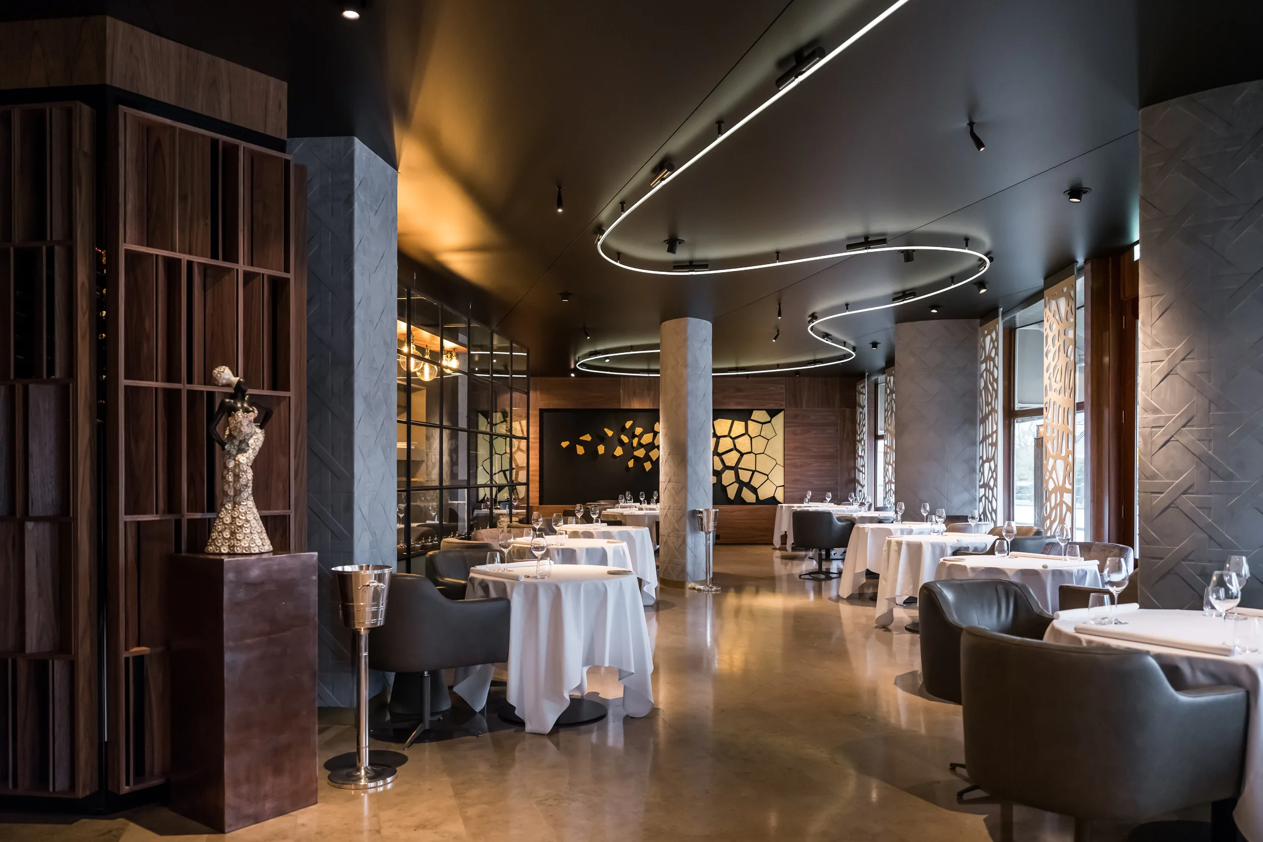 (c) (c) Pieter D'Hoop