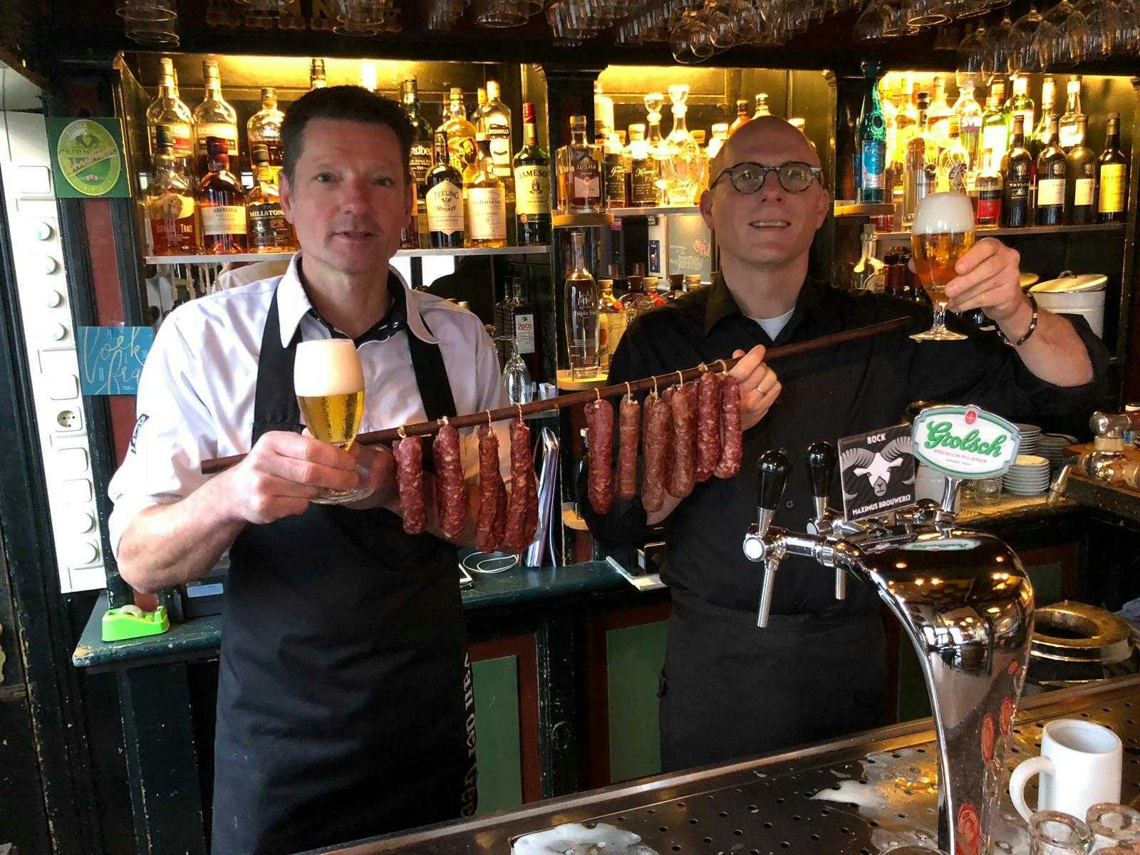 Café de 1ste Aanleg en slager bereiden winnende bierworst