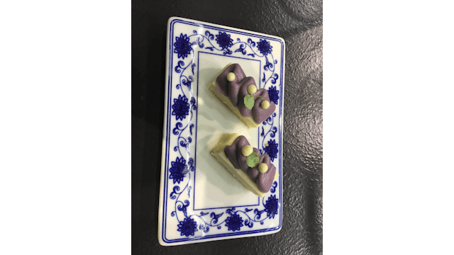 Chapeter 4: Shanghai regio: China Blue
Lotus Gebak, Taro Crème, Osmanthus Bloemen en Lotus Chip