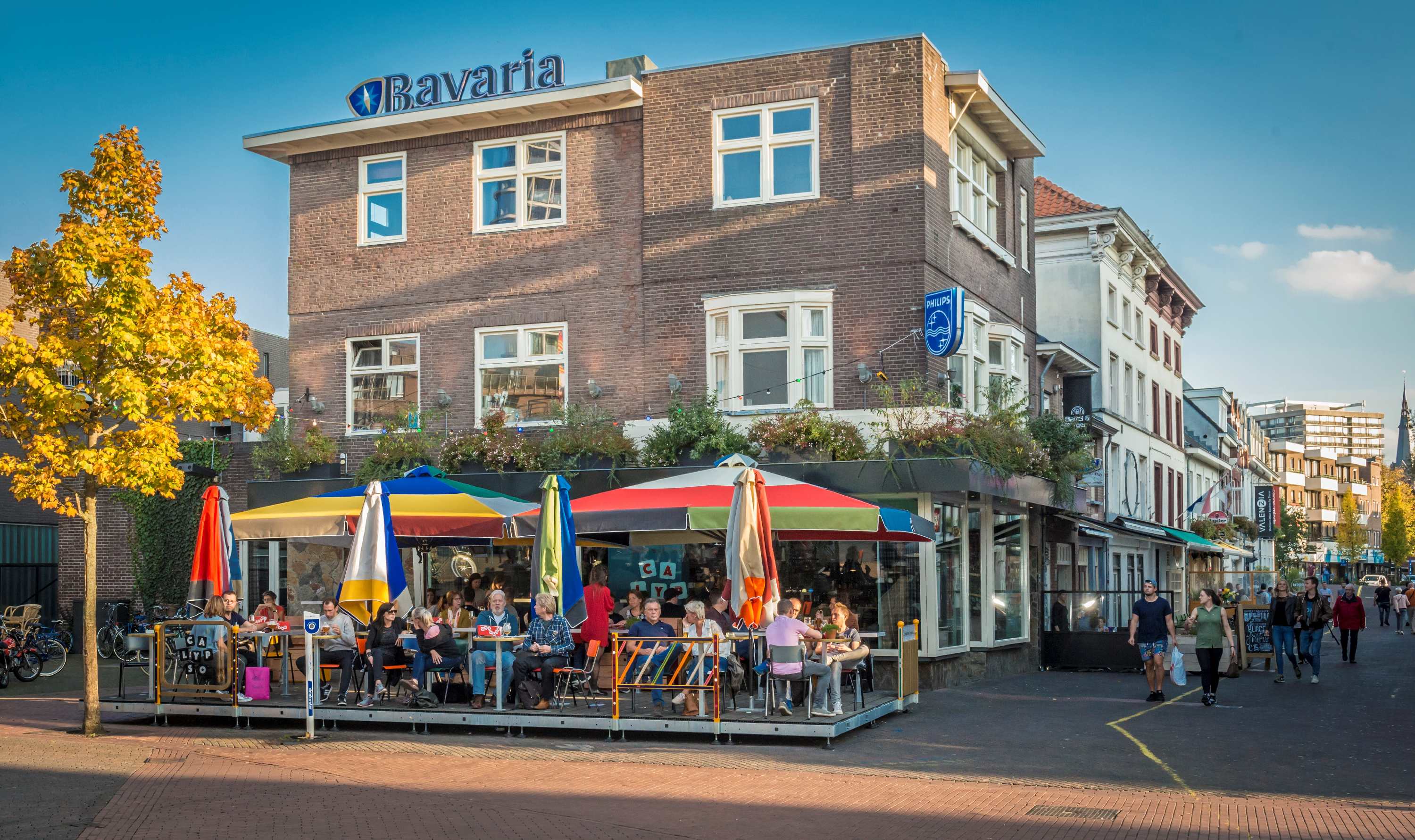 Hufterproofterras van bistro Calypso op Stratumseind in Eindhoven. Foto: Ruud Balk.