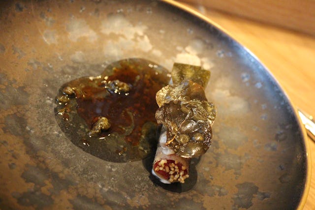 Wagyu, Zeeuwse platte oester, lapsang souchong, runderjus, kappertjesblad