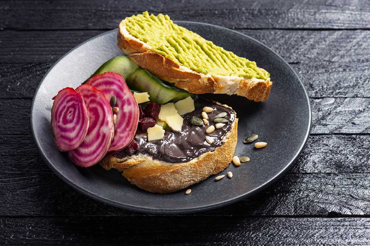 Anne&Max verrast met zwarte aïoli in vegetarische restaurantweek