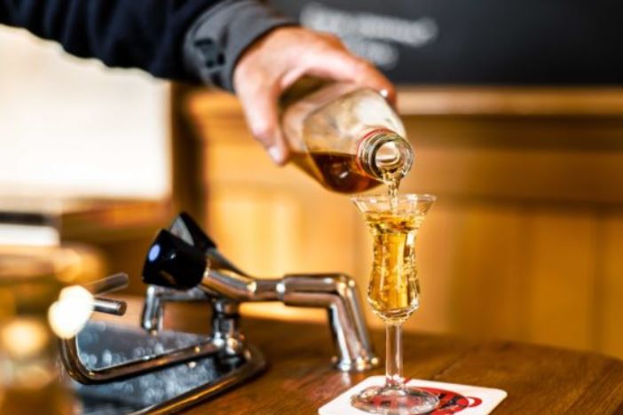 Online jeneverproeverij met proefpakket voor thuis