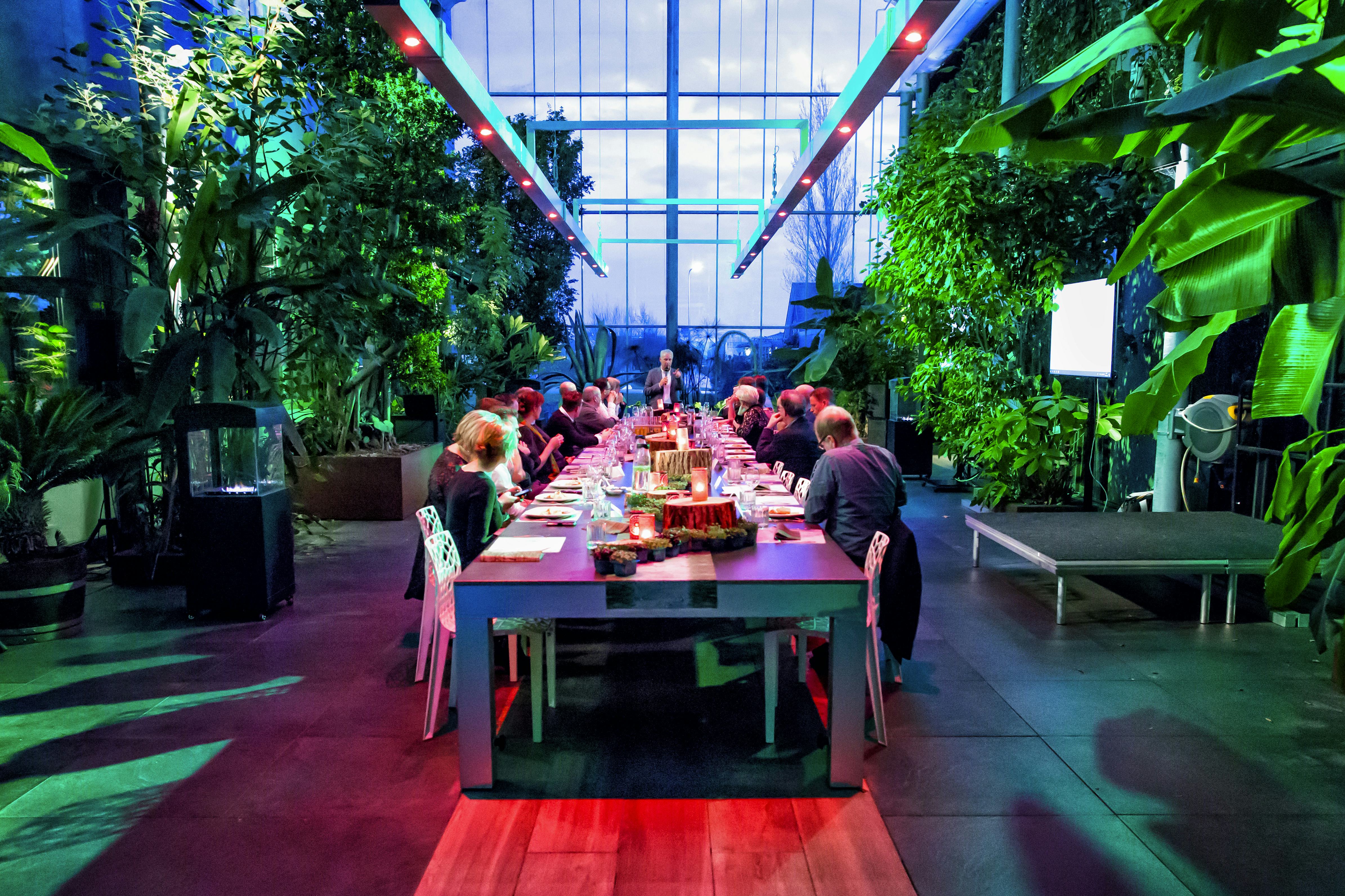 Het Diner van Morgen bij Coppert Cress in Monster, als aftrap van het programma De Veldkeuken: aangepaste gerechten met smaaksturing koken.