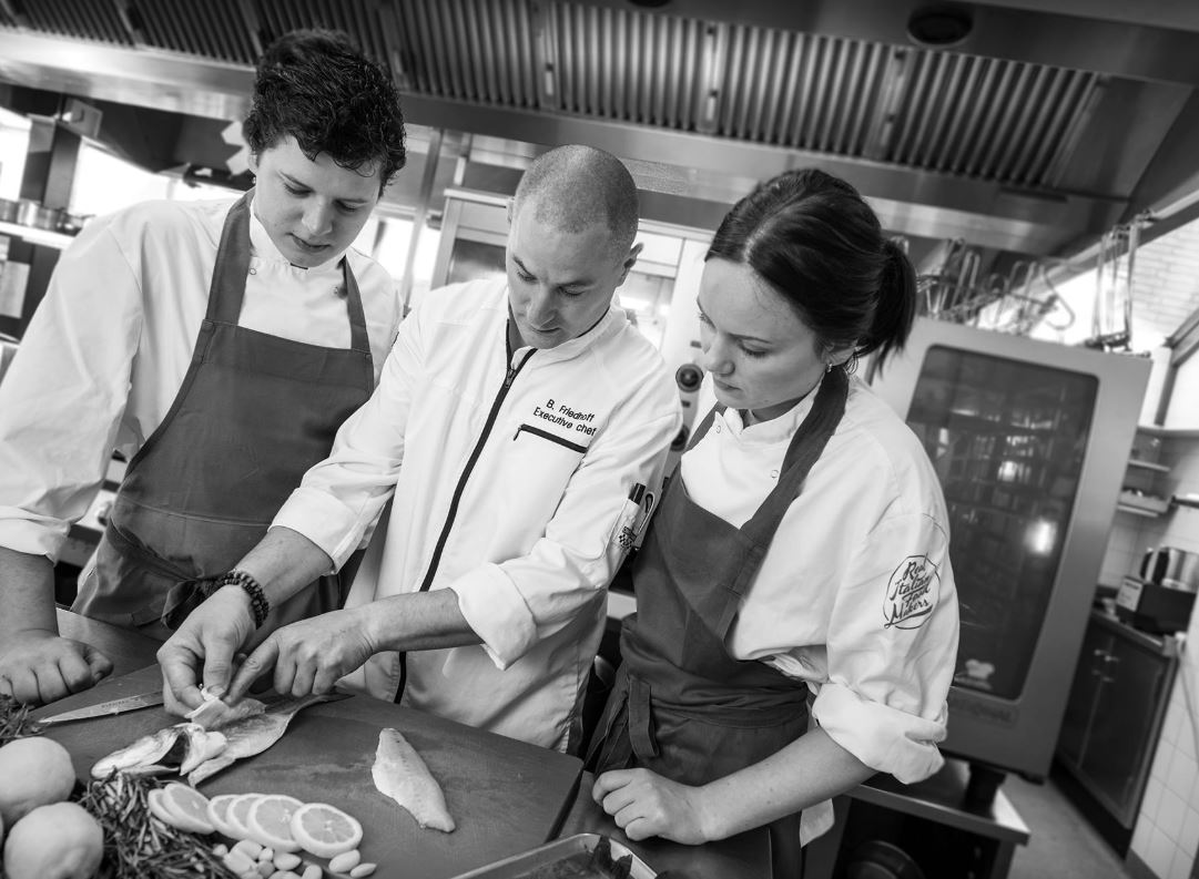 Derde 'klas' met koks intern opgeleid bij Horeca Groep Leiden en Brasserie Groep