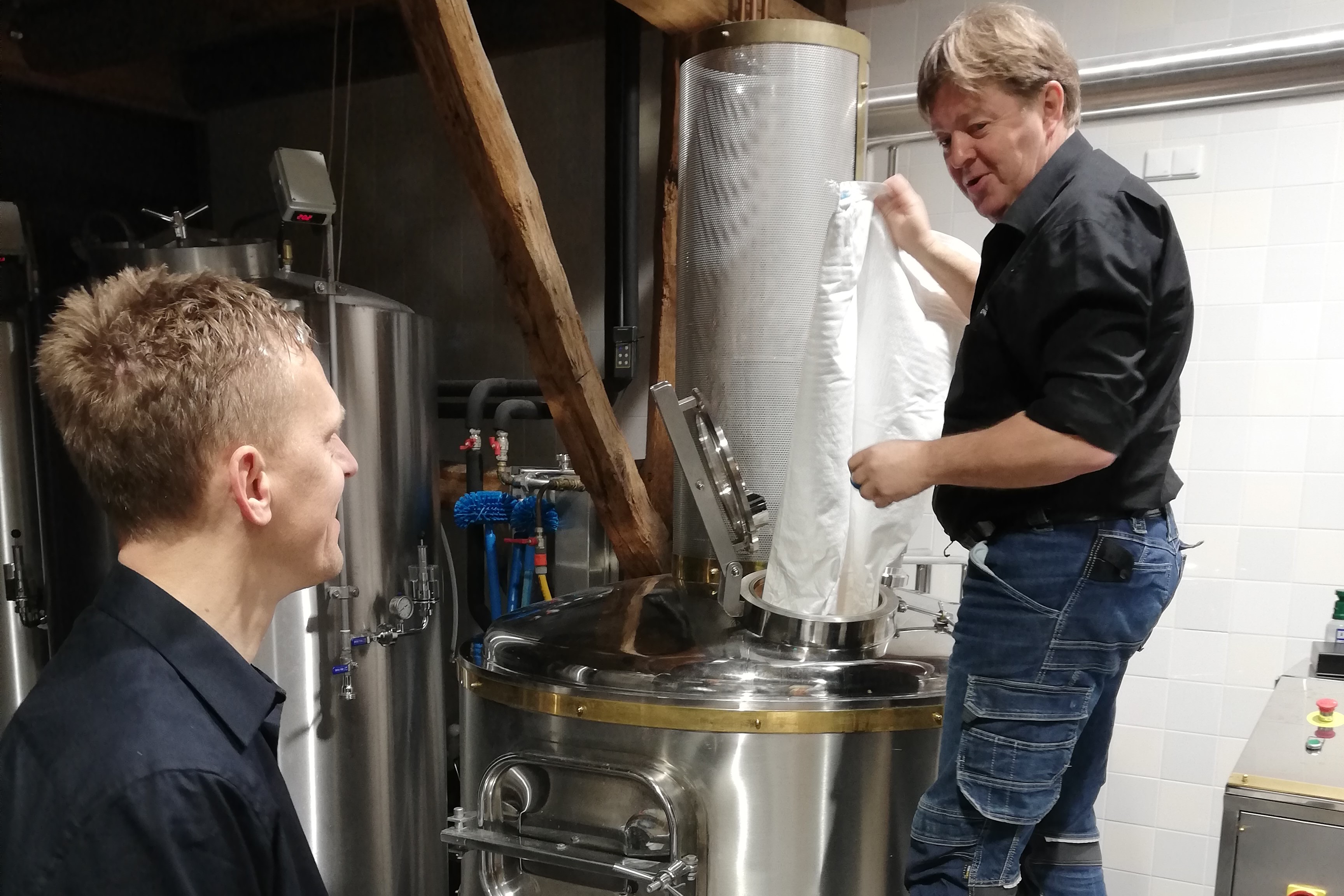 42 bierbrouwers slaan handen ineen voor nieuw bier